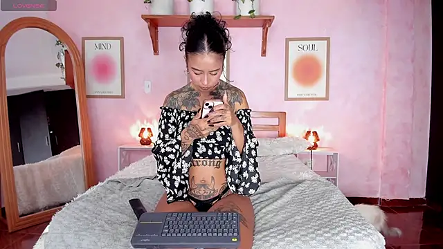 AliceBanks online show from 14, 10, 2025