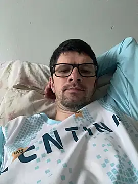 Snapshot of Juliano2289 chatting on 8, 7, 2026 Juliano2289 online show from 8, 7, 2026