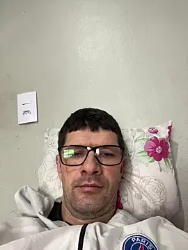 Snapshot of Juliano2289 chatting on 12, 6, 2026 Juliano2289 online show from 12, 6, 2026