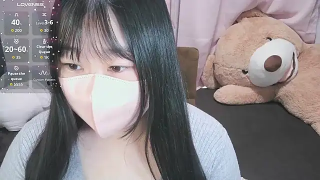 yuinyan3150 online show from 11, 9, 2025