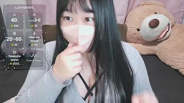 Snapshot of yuinyan3150 chatting on 18, 12, 2025 yuinyan3150 online show from 18, 12, 2025