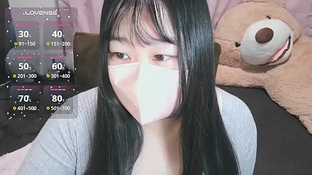 Snapshot of yuinyan3150 chatting on 18, 12, 2025 yuinyan3150 online show from 18, 12, 2025