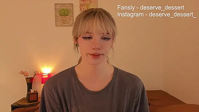 Snapshot of TrES-2b chatting on 28, 4, 2026 TrES-2b online show from 28, 4, 2026