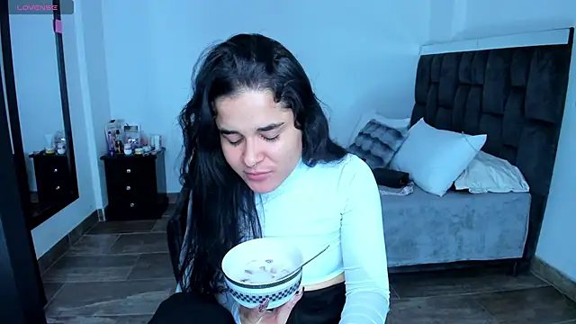 SweetMegan 1 online show from 5, 2, 2025