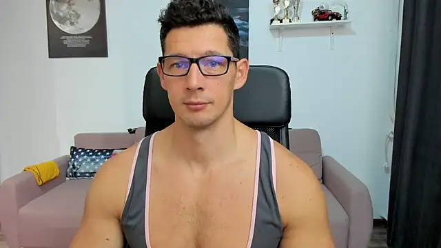 Snapshot of BrutusK08 chatting on 28, 10, 2025 BrutusK08 online show from 28, 10, 2025