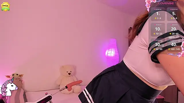 Snapshot of EvaUniporn chatting on 10, 9, 2025 EvaUniporn online show from 10, 9, 2025