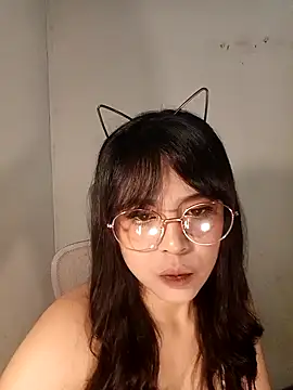 Snapshot of Chall_mee chatting on 14, 4, 2026 Chall mee online show from 14, 4, 2026