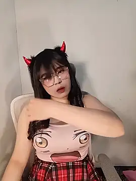 Snapshot of Chall_mee chatting on 8, 7, 2026 Chall mee online show from 8, 7, 2026