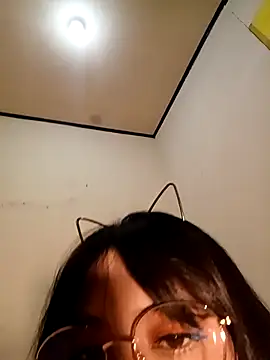 Snapshot of Chall_mee chatting on 4, 4, 2026 Chall mee online show from 4, 4, 2026