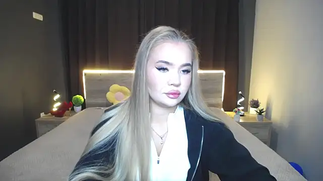 Snapshot of StacyYellig chatting on 7, 10, 2025 StacyYellig online show from 7, 10, 2025