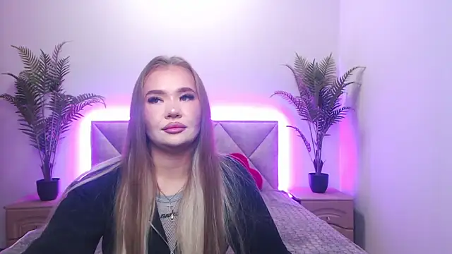 Snapshot of StacyYellig chatting on 7, 11, 2025 StacyYellig online show from 7, 11, 2025