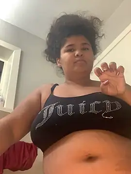 Snapshot of KittyLoroi chatting on 23, 10, 2025 KittyLoroi online show from 23, 10, 2025