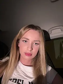 Snapshot of EvieEvans chatting on 16, 1, 2025 EvieEvans online show from 16, 1, 2025