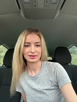 Snapshot of EvieEvans chatting on 21, 1, 2025 EvieEvans online show from 21, 1, 2025