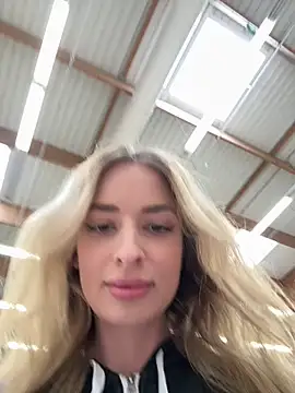 Snapshot of EvieEvans chatting on 21, 2, 2025 EvieEvans online show from 21, 2, 2025