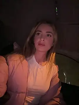 Snapshot of EvieEvans chatting on 17, 1, 2025 EvieEvans online show from 17, 1, 2025