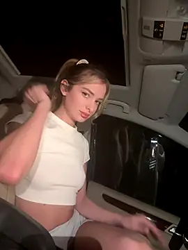 Snapshot of EvieEvans chatting on 5, 12, 2024 EvieEvans online show from 5, 12, 2024