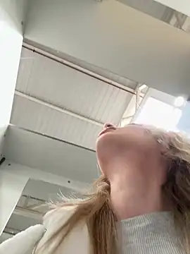 Snapshot of EvieEvans chatting on 19, 2, 2025 EvieEvans online show from 19, 2, 2025