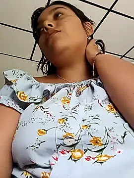 Snapshot of stefanie010 chatting on 1, 2, 2025 stefanie010 online show from 1, 2, 2025