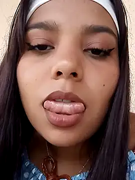 Snapshot of stefanie010 chatting on 8, 1, 2025 stefanie010 online show from 8, 1, 2025