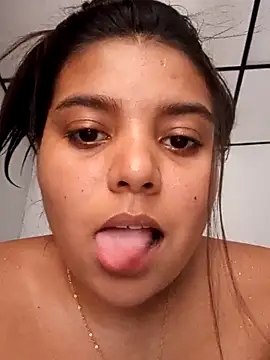 Snapshot of stefanie010 chatting on 28, 10, 2025 stefanie010 online show from 28, 10, 2025