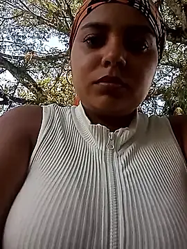 Snapshot of stefanie010 chatting on 1, 11, 2025 stefanie010 online show from 1, 11, 2025