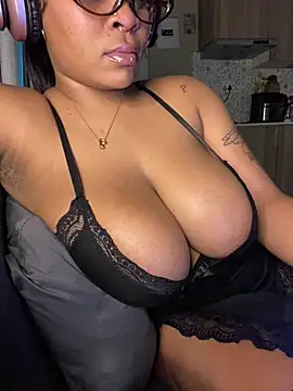 YellowHoneyDip online show from 4, 4, 2026