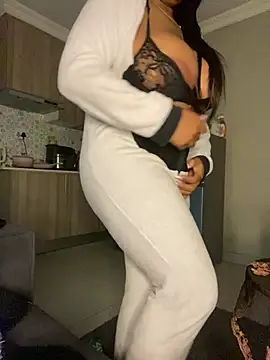 YellowHoneyDip online show from 15, 4, 2026