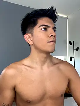 santiago 01 online show from 4, 12, 2025