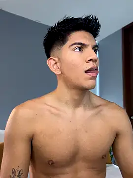 santiago 01 online show from 8, 11, 2025