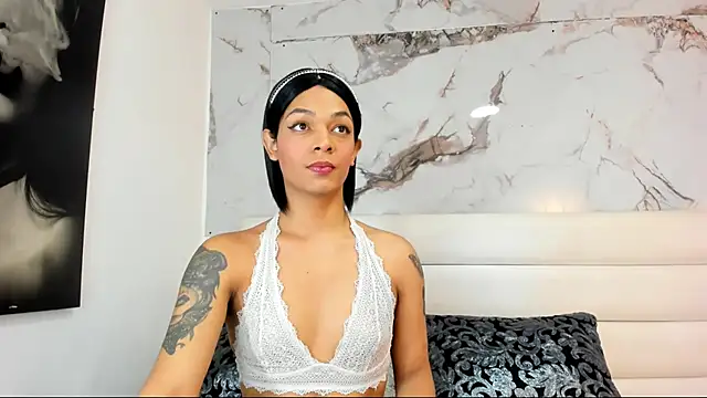 Snapshot of emily_lady20 chatting on 17, 6, 2026 emily lady20 online show from 17, 6, 2026