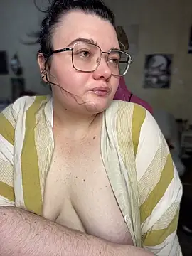 Snapshot of DenisHailey chatting on 4, 7, 2026 DenisHailey online show from 4, 7, 2026