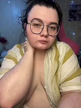 Snapshot of DenisHailey chatting on 7, 6, 2026 DenisHailey online show from 7, 6, 2026