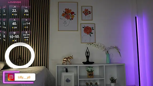 LillyDolls23 online show from 31, 10, 2025