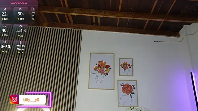 LillyDolls23 online show from 4, 11, 2025