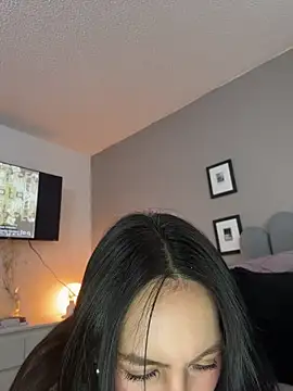 Snapshot of romma95 chatting on 4, 8, 2026 romma95 online show from 4, 8, 2026