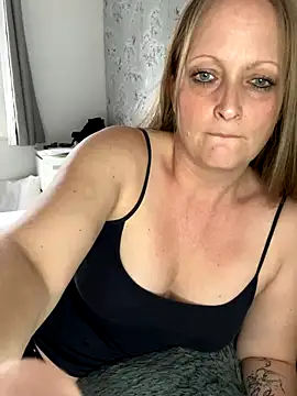 HoneyBluex online show from 26, 9, 2025
