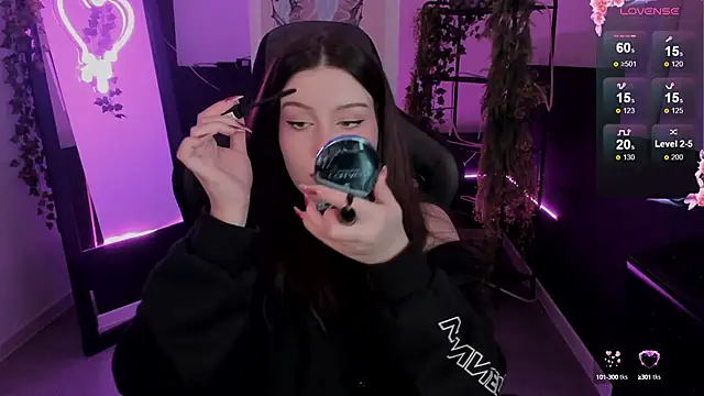 CoralineKeyns online show from 26, 9, 2025