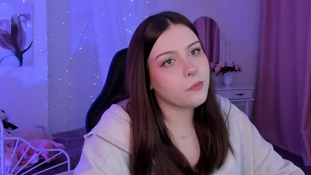 CoralineKeyns online show from 6, 2, 2025