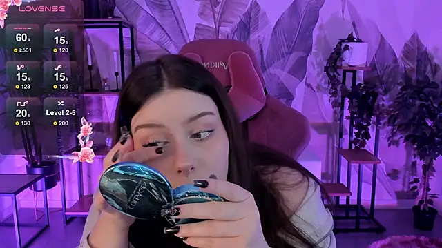 CoralineKeyns online show from 5, 11, 2025