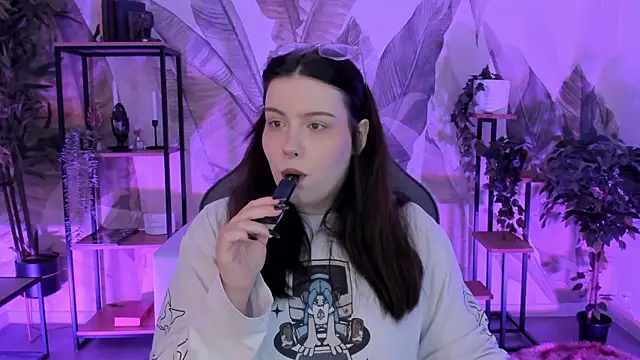 CoralineKeyns online show from 21, 10, 2025