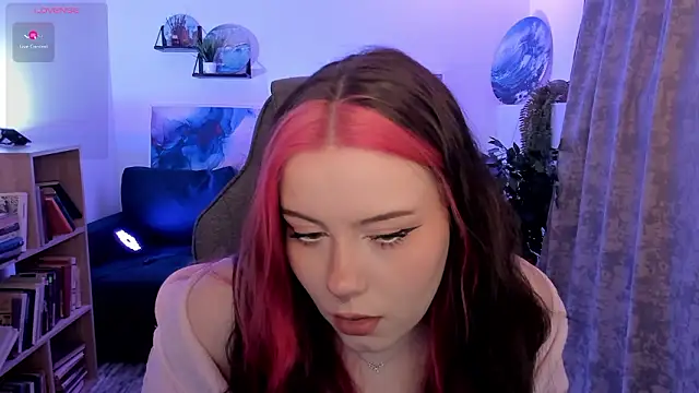 CoralineKeyns online show from 27, 3, 2026