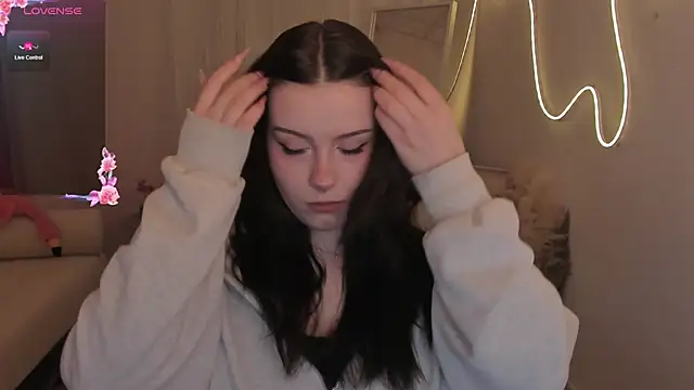 CoralineKeyns online show from 12, 3, 2026