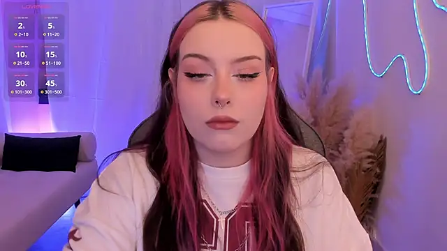 CoralineKeyns online show from 17, 6, 2026
