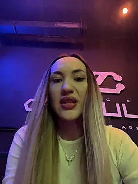 Snapshot of Lunalikaiya chatting on 6, 5, 2026 Lunalikaiya online show from 6, 5, 2026