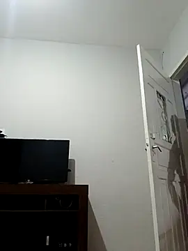 Nicolaskribeiro online show from 4, 12, 2025