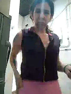 Cameron puppy online show from 6, 3, 2026