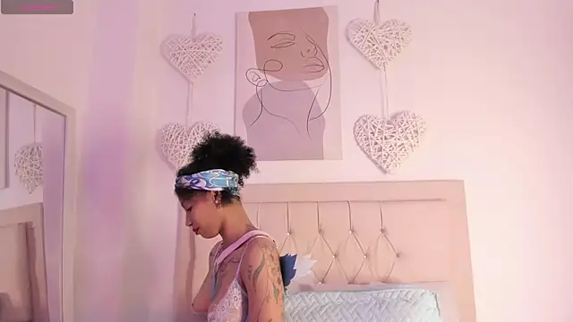 daiana curly online show from 26, 2, 2025