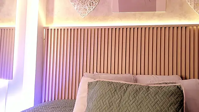 daiana curly online show from 10, 10, 2025