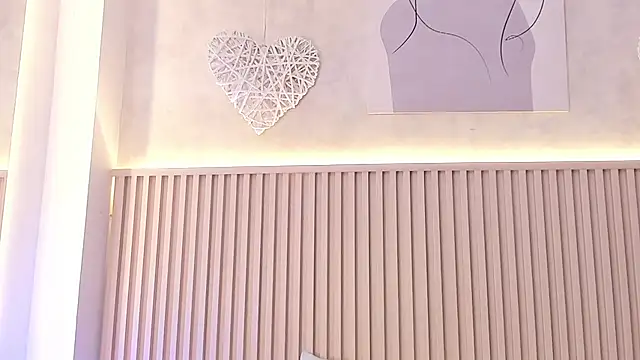 daiana curly online show from 2, 12, 2025